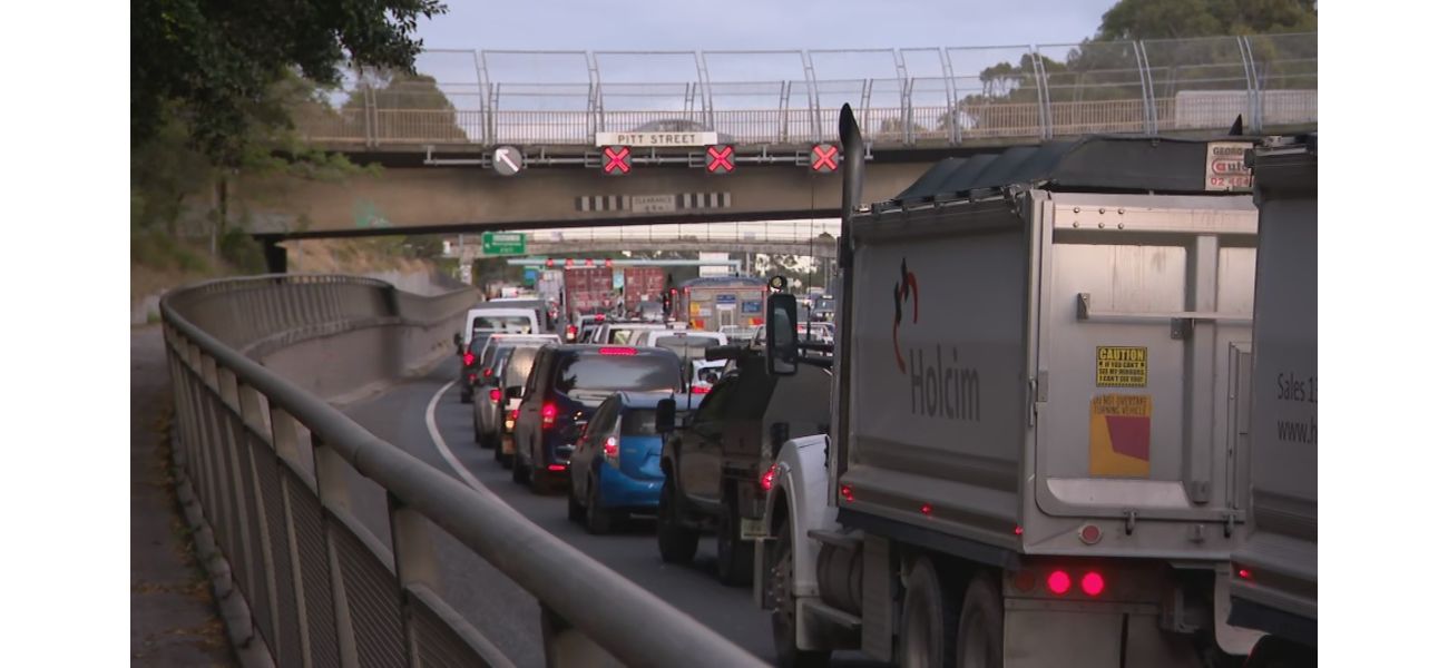 Major police operation causes M4 to close, leading to heavy traffic.