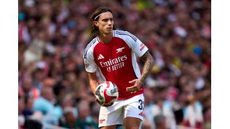 Ex-Arsenal player compares new signing to iconic defender.