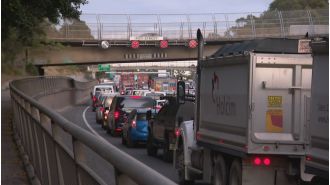 Major police operation causes M4 to close, leading to heavy traffic.