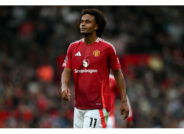 Capello believes new Man Utd signing Zirkzee is struggling with the high speed of Premier League.