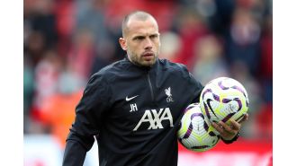 Liverpool coach takes a jab at Everton during practice with Darwin Nunez.