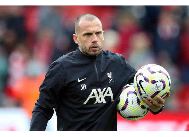 Liverpool coach takes a jab at Everton during practice with Darwin Nunez.