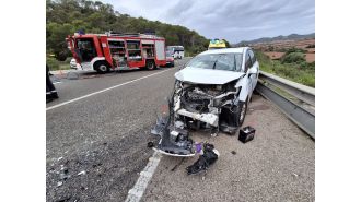 A tragic road accident in Menorca leaves a father and his two sons from Britain injured.