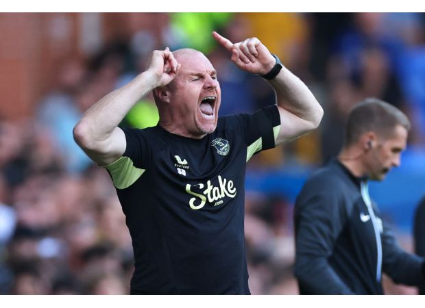 Everton considering firing Sean Dyche, with potential replacements from Manchester United and Chelsea.