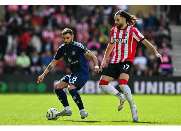 A player from Southampton set a bad record in the Premier League while losing to Manchester United.