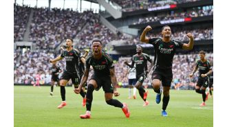 Arsenal narrowly beats Tottenham in a slow-paced north London derby, with player ratings reflecting the close match.