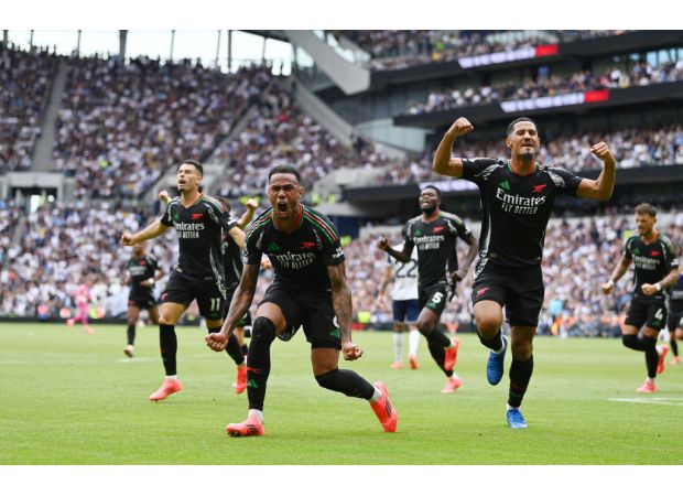 Arsenal narrowly beats Tottenham in a slow-paced north London derby, with player ratings reflecting the close match.