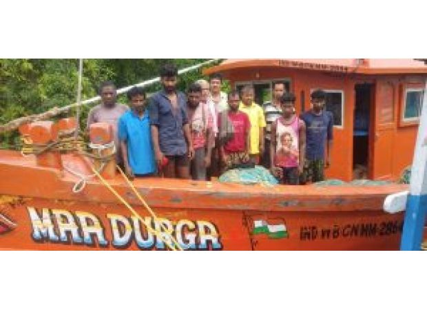11 fishermen and their trawler were caught in Gahirmatha.