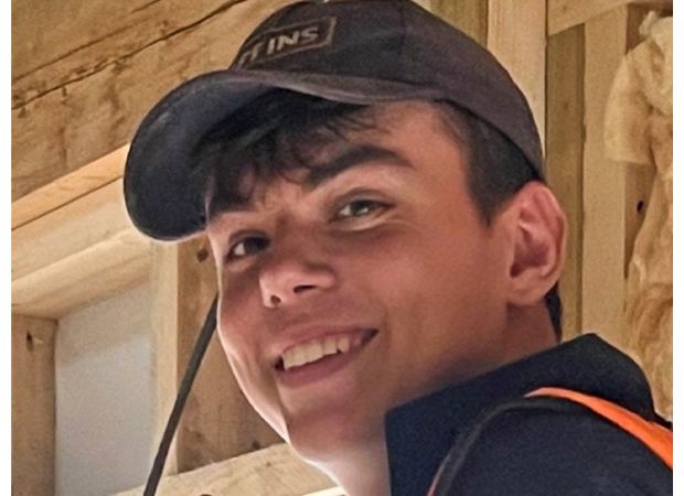 A teenager died in a car accident despite calling for help through their iPhone.