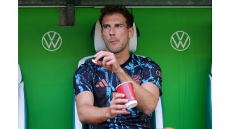 Two Premier League clubs, Manchester United and West Ham, are both interested in signing an underdog player from Bayern Munich.