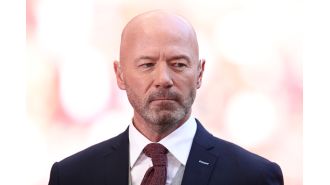 Former Premier League striker Alan Shearer believes that Arsenal have an advantage over Manchester City in the race for the title.