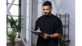 Small business owners can win £10,000 by creating a business manifesto to help achieve their dreams.