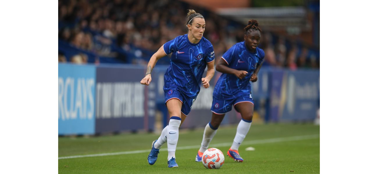 Lucy Bronze explains why she chose Chelsea over Barcelona.