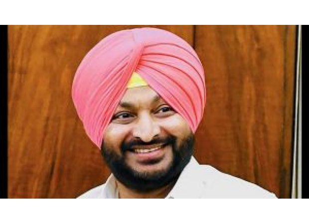 Congress has taken legal action against four individuals, including a government minister, for making threats against Rahul Gandhi.