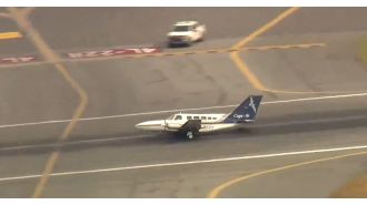 Plane lands safely with one wheel in emergency situation.
