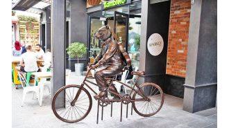 $60K Melbourne bear statue taken by crane from shopping centre