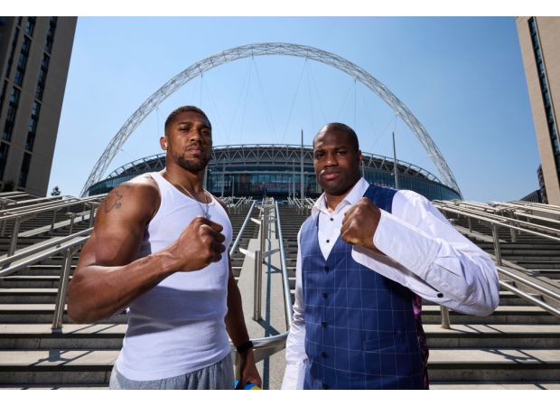 Hatton predicts Joshua vs Dubois outcome and believes Fury remains top fighter.