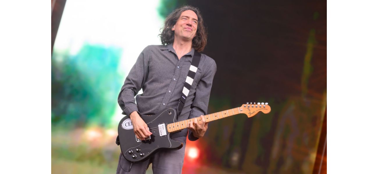 Band's first number one album in 18 years is a surprise for 00s rockers.