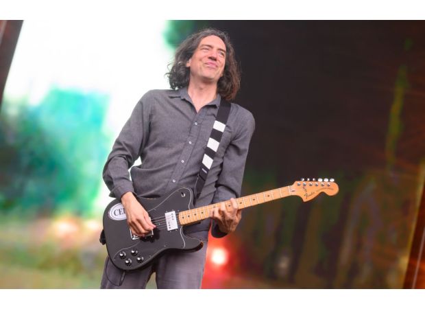 Band's first number one album in 18 years is a surprise for 00s rockers.