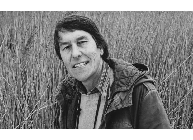 Lorraine Kelly pays tribute to late BBC wildlife presenter Tony Soper.