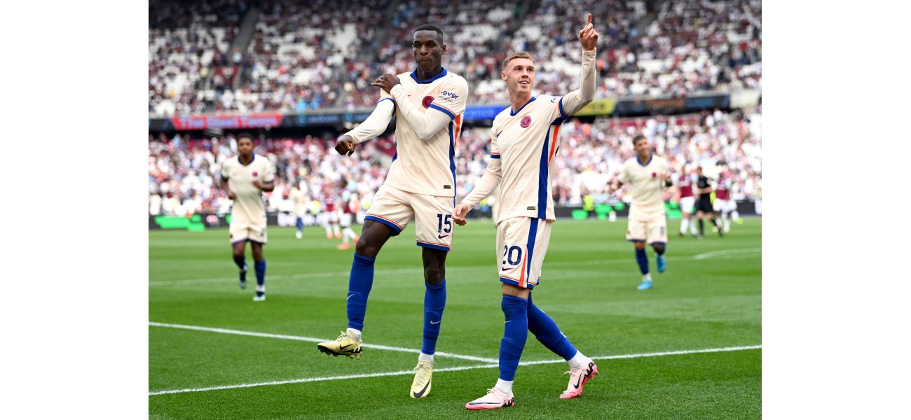 Chelsea players were given high ratings for their performance, especially Nicolas Jackson, in their dominant win against a weak West Ham team.