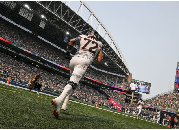 Renck: Lots of blame for Broncos' bad offense, especially O-line: 