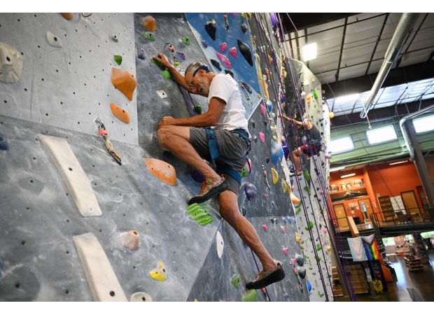 A Colorado Parkinson's group uses climbing to combat the effects of the disease.