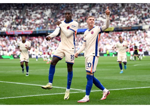 Chelsea players were given high ratings for their performance, especially Nicolas Jackson, in their dominant win against a weak West Ham team.