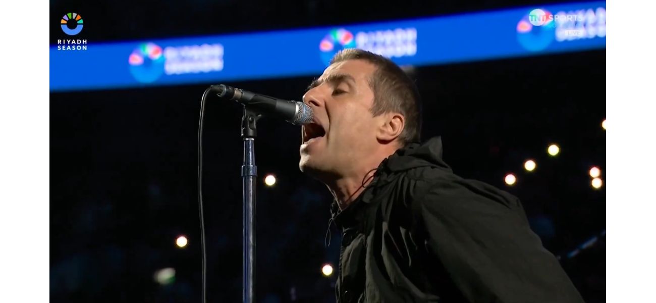 Some boxing fans are selling their Oasis tickets because they were disappointed by Liam Gallagher's performance at Wembley.