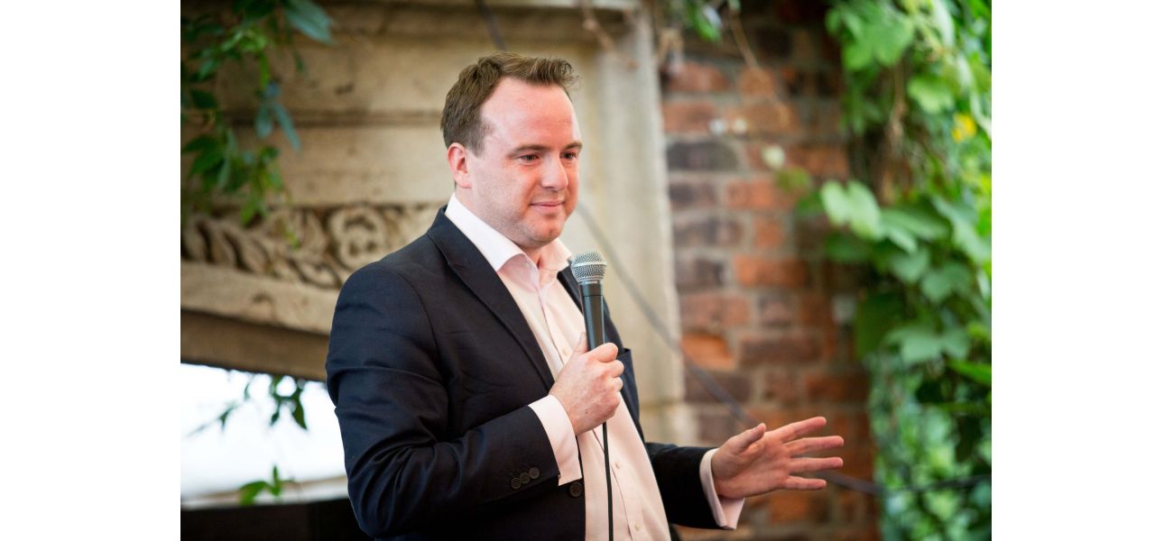 Comedian Matt Forde talks about his experience with a colostomy bag and stoma following his cancer surgery.