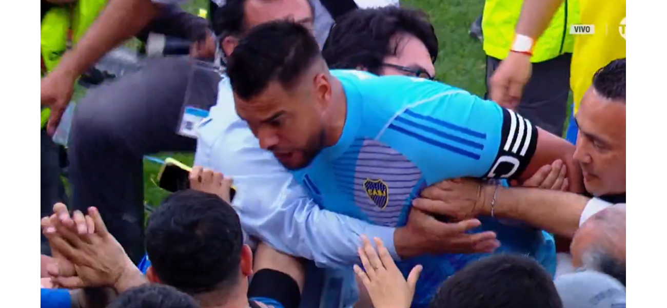 Former Man U player says sorry for 'losing it' after fight with fan
