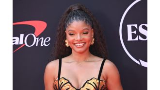 Pregnancy caused celebrity to give up veganism due to strong meat cravings.