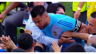 Former Man U player says sorry for 'losing it' after fight with fan