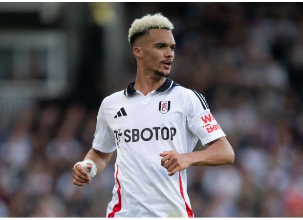 Man Utd and Liverpool interested in Fulham defender.