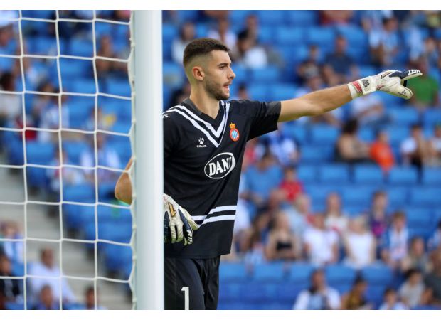 Joan Garcia, a player Arsenal was interested in, talks about why his £25m move to the Premier League fell through.