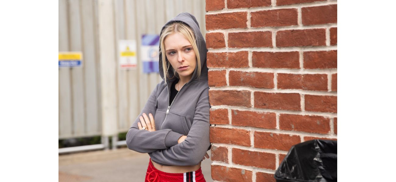 In Coronation Street, Lauren discovers suspicious evidence that confirms Joel's evil plan.