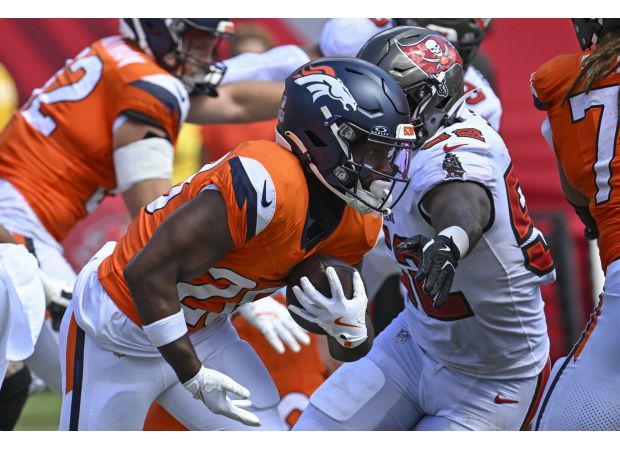 Broncos win as Badie shines, Williams struggles. Bidet makes an appearance.