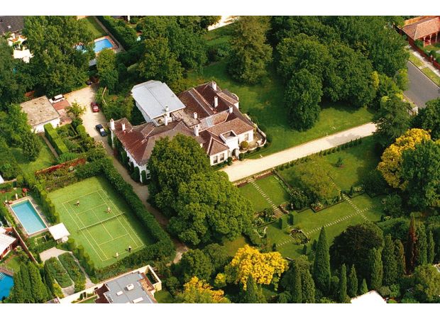 Myer family estate to be sold for $100 million.