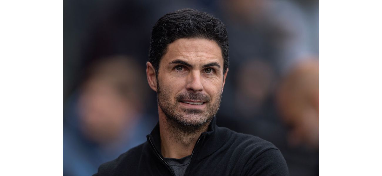 Arsenal supporters criticize Michael Owen for criticizing Mikel Arteta's response to the team's draw against Manchester City.