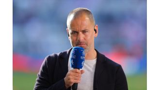 According to Joe Cole, a Man Utd player is performing in order to leave the team.