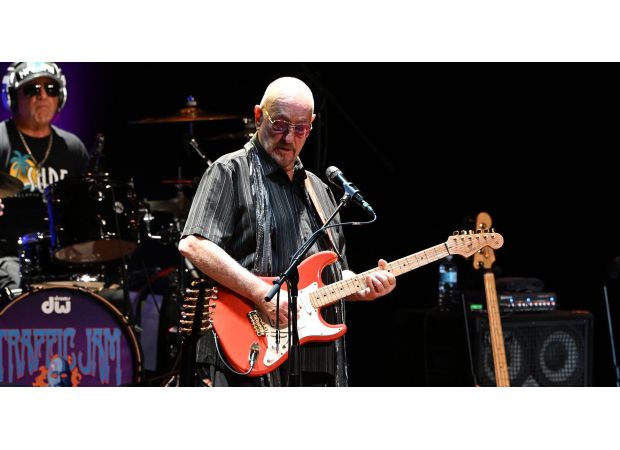 Legendary musician Dave Mason cancels his tour due to a severe heart condition being discovered.