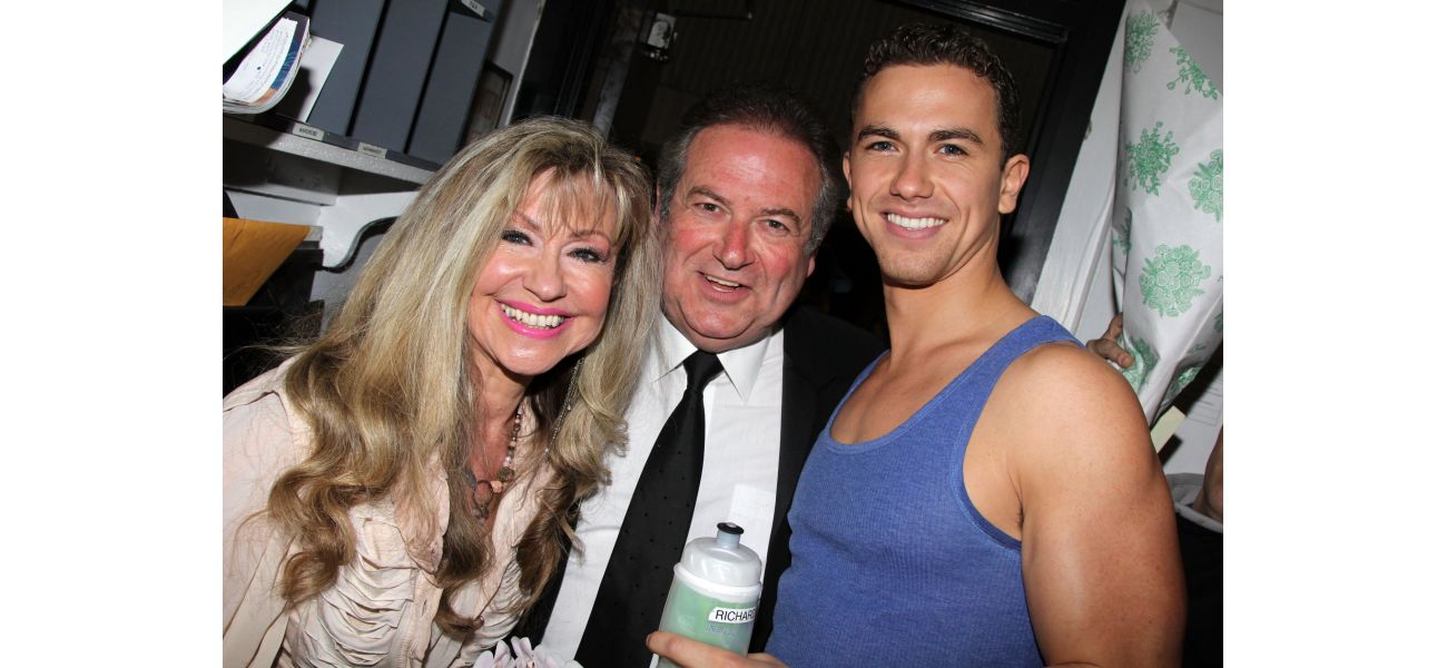 Corrie viewers surprised by real-life mother and son acting duo.