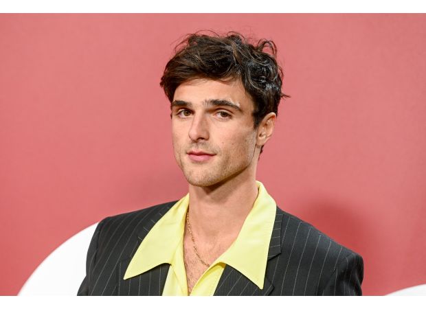 Fans criticize casting of Jacob Elordi for Wuthering Heights role due to major flaw.