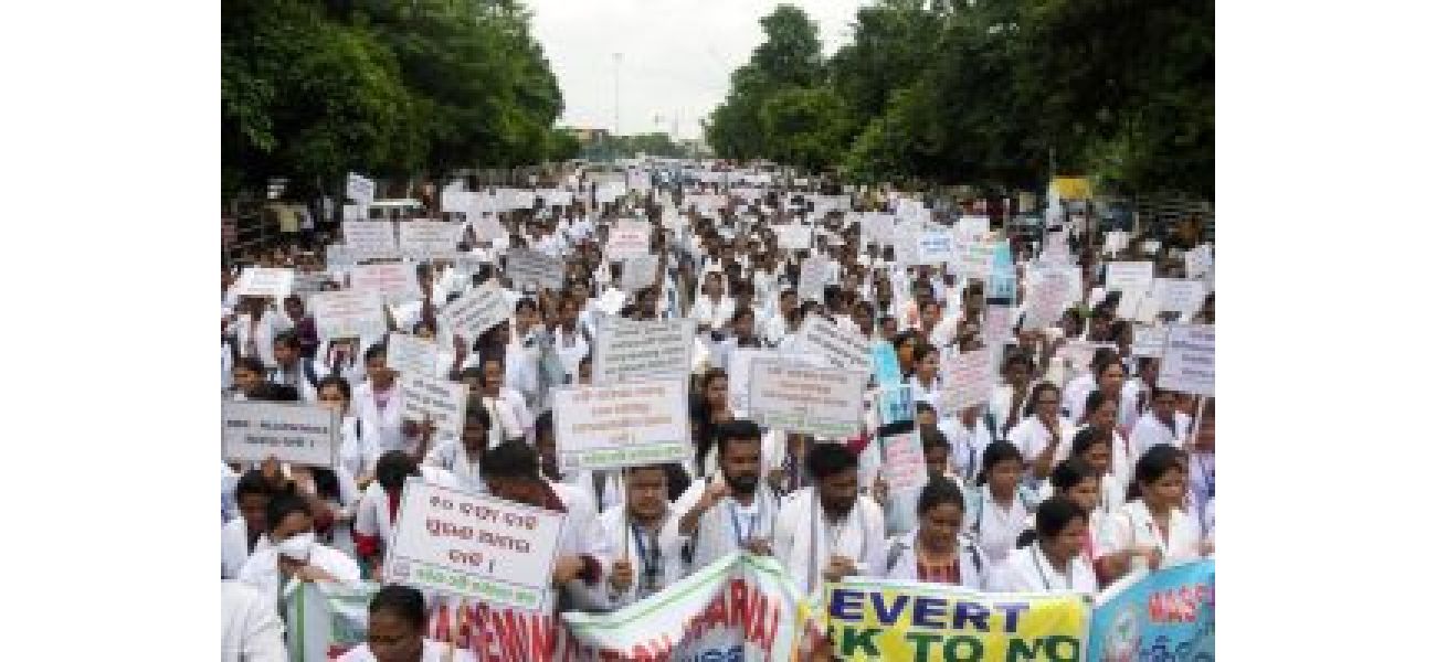 Nurses' strike prompts government to threaten consequences.