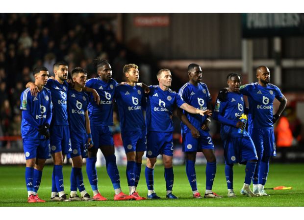 Premier League fans chant 'this is humiliating' during Carabao Cup close call