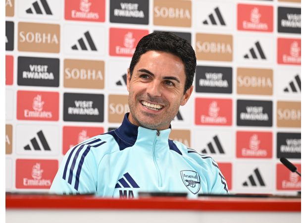 Arsenal manager Arteta praises versatile new player who can play in multiple positions.
