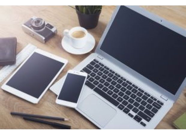 The government has extended the import approval system for laptops and tablets until the end of the year.