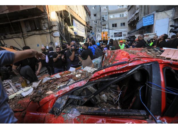 Thousands of British citizens in Lebanon have been advised to evacuate immediately as the government prepares to send in troops for their rescue.