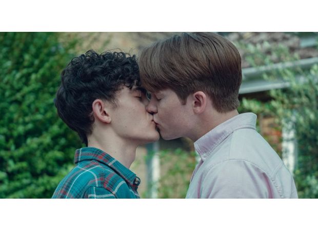 Actress from Netflix show suffered 'scabs' from intense 7-hour kissing scenes.