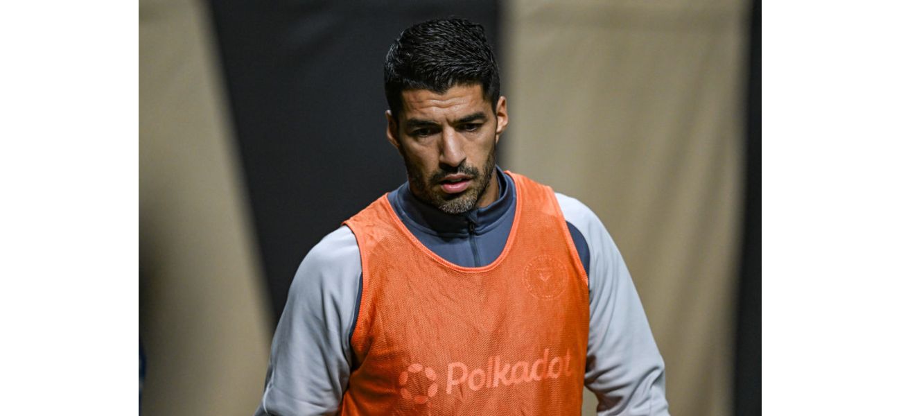 Luis Suarez, ex-player for Liverpool and Barcelona, displays a new appearance.